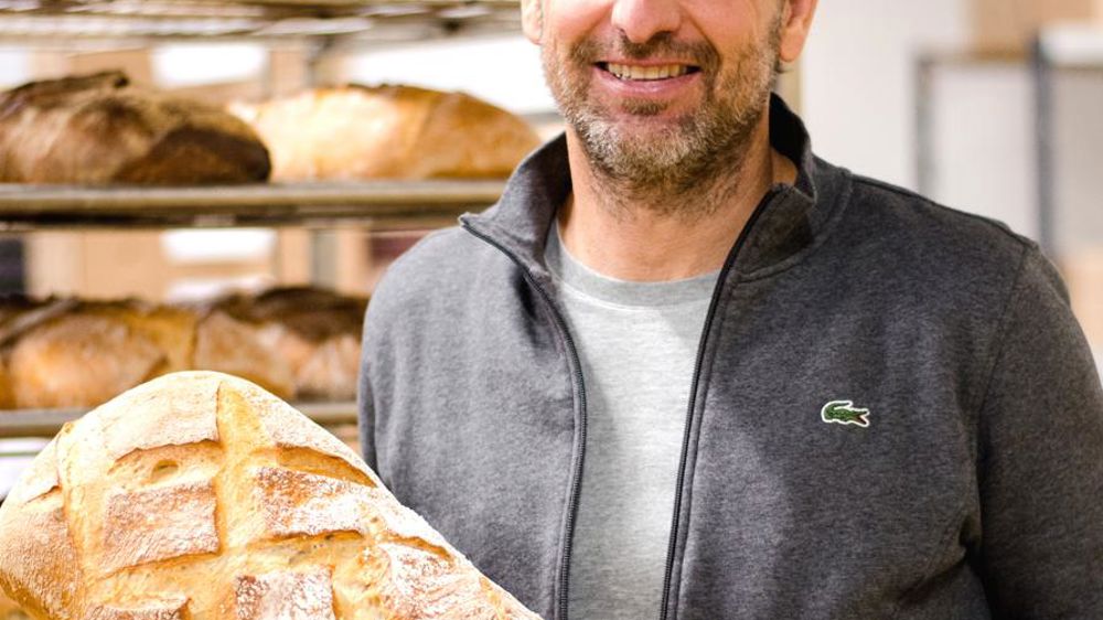 Patrick Gomez met à profit ses compétences d’ingénieur pour donner de l’ampleur à la fabrication artisanale. © C. De Almeida